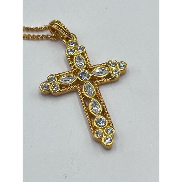 Vintage Camrose & Kross JBK
Jacqueline Kennedy Gold Plated Crystal Cross Pendent - Picture 9 of 16